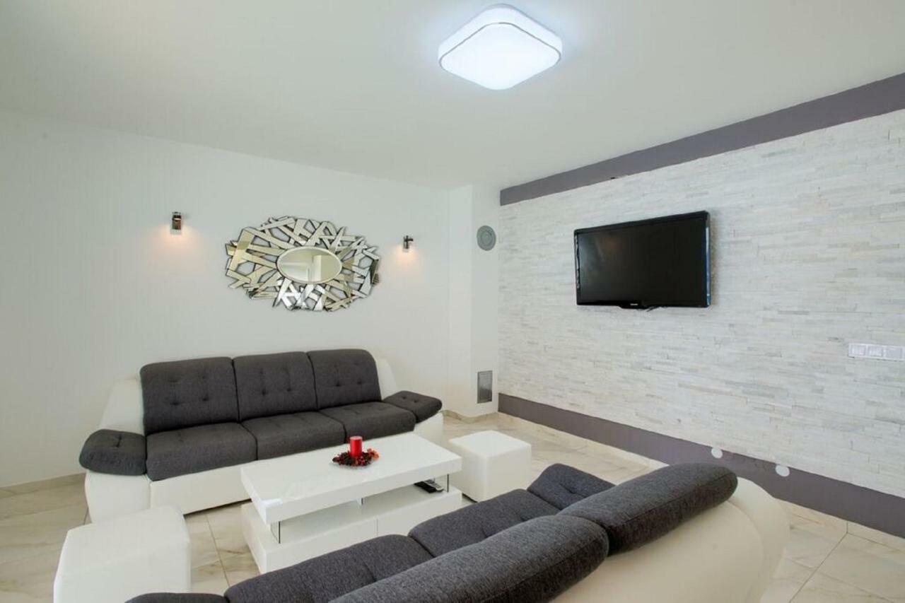 Villa Sanja Plovanija المظهر الخارجي الصورة